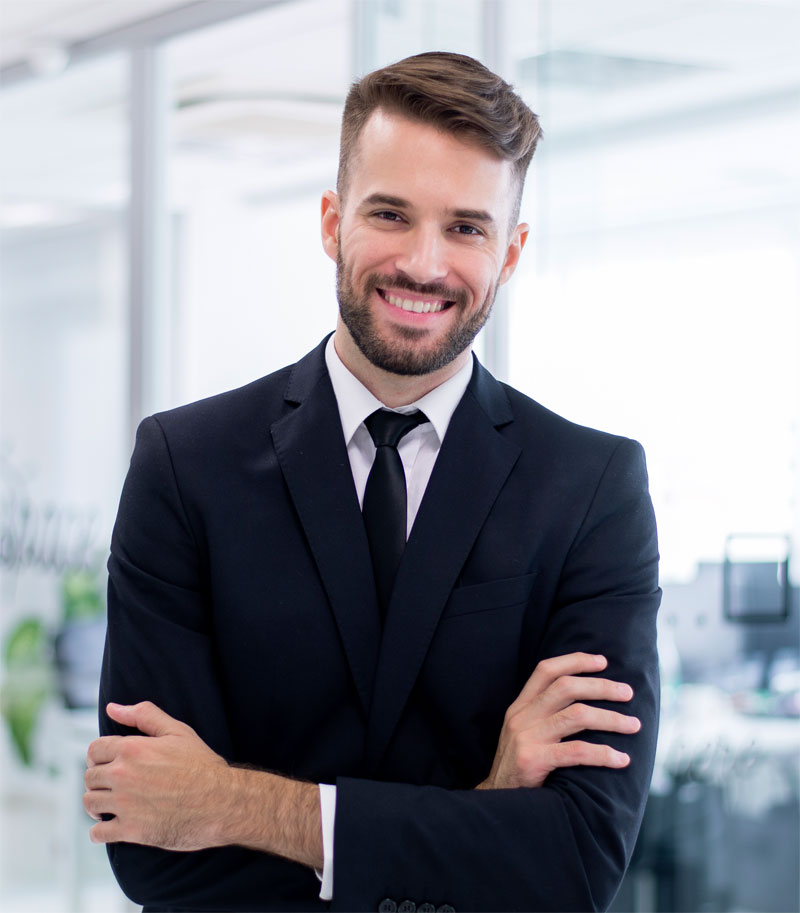 portrait homme en formation mandataire d'assurance et mandataire d'intermédiaire en assurance